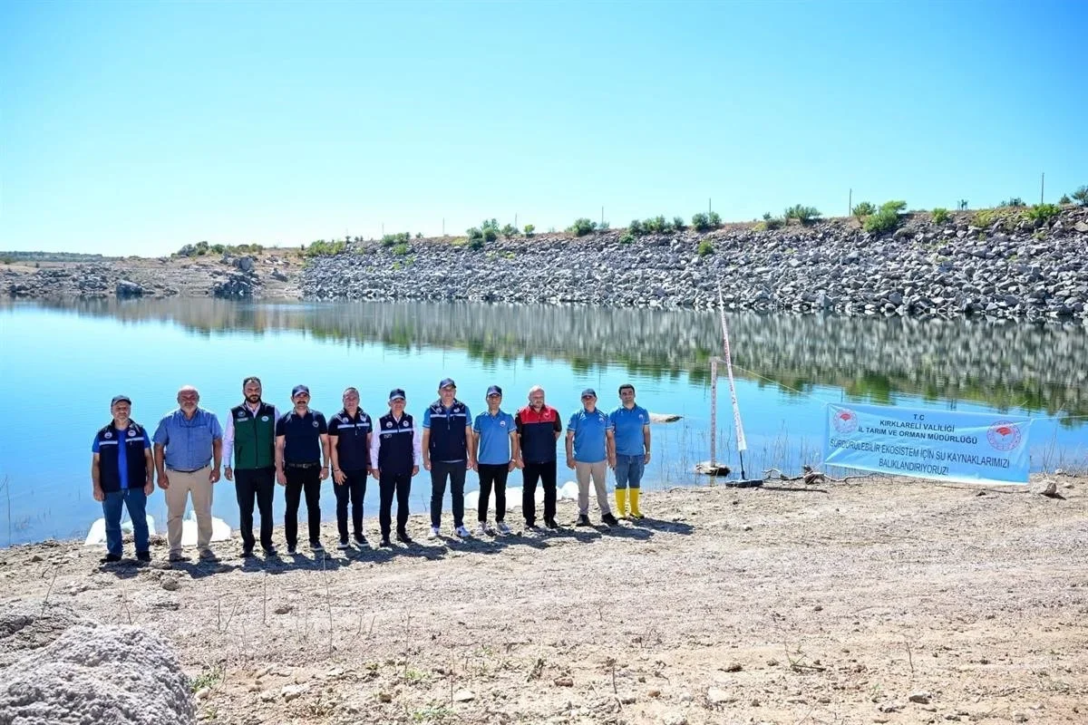 Kırklareli Barajı'na 450 bin yavru sazan bırakıldı