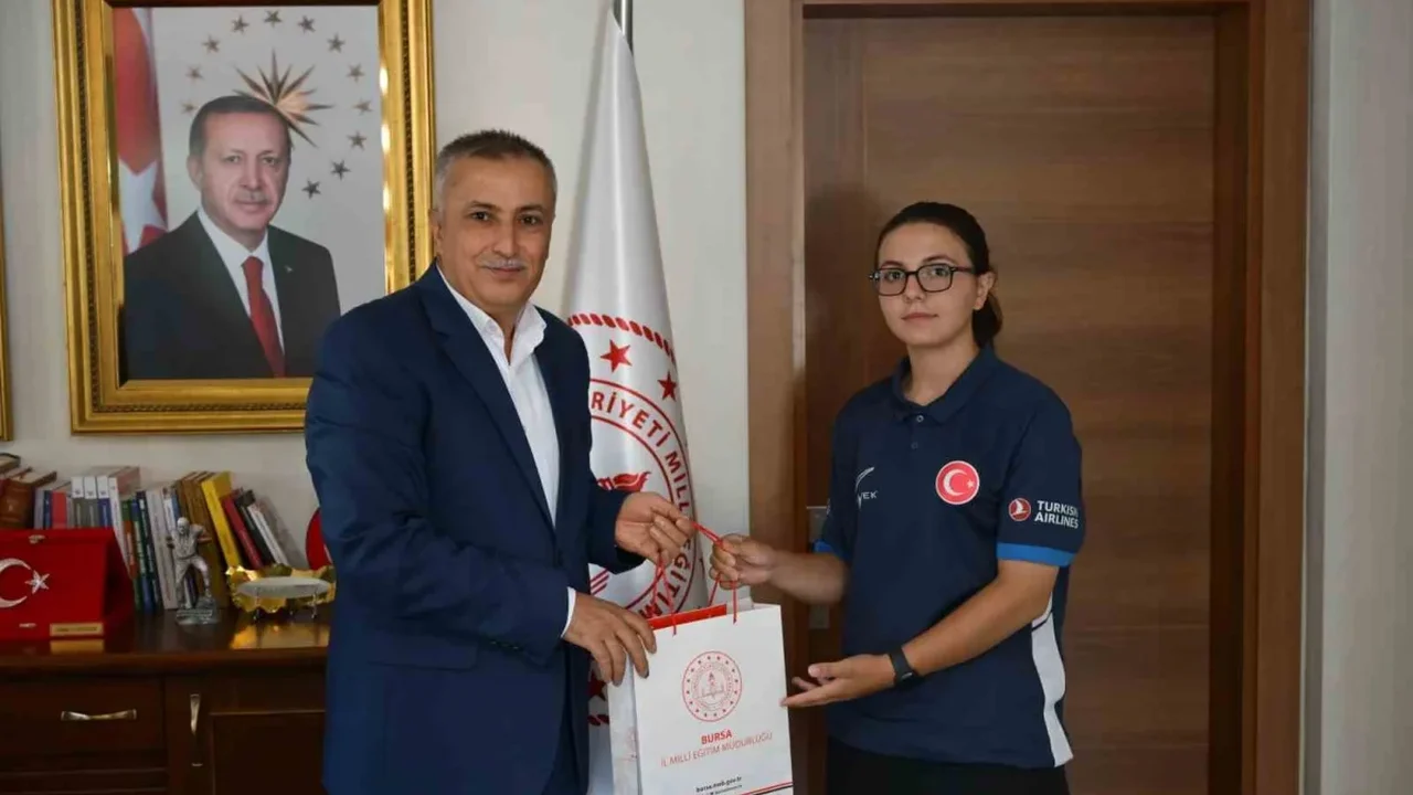 Fatma Nisa Gökdemir Bursa'da Avrupa şampiyonluğuyla kabul edildi