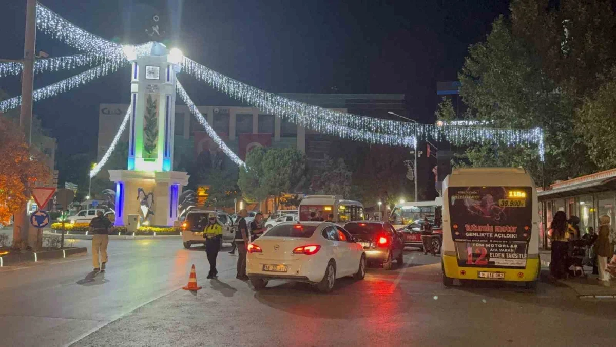 Bursa'da bin polisle Gemlik'te geniş kapsamlı huzur uygulaması