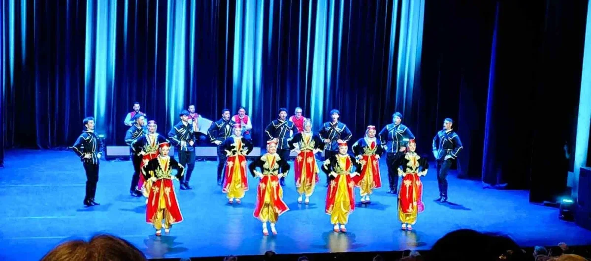 BUÜ Halk Oyunları Topluluğu Belçika'da Türkiye'yi temsil etti