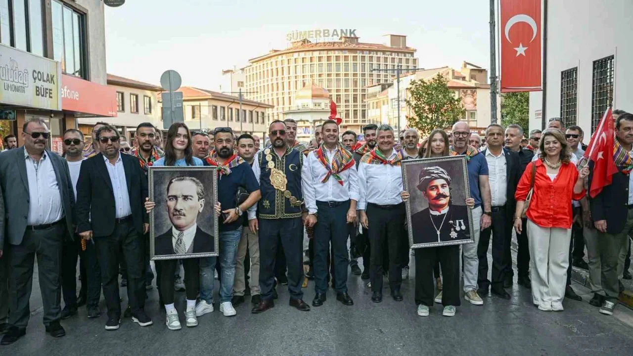 66. Kurtdereli Yağlı Güreşleri Balıkesir'de kortejle başladı