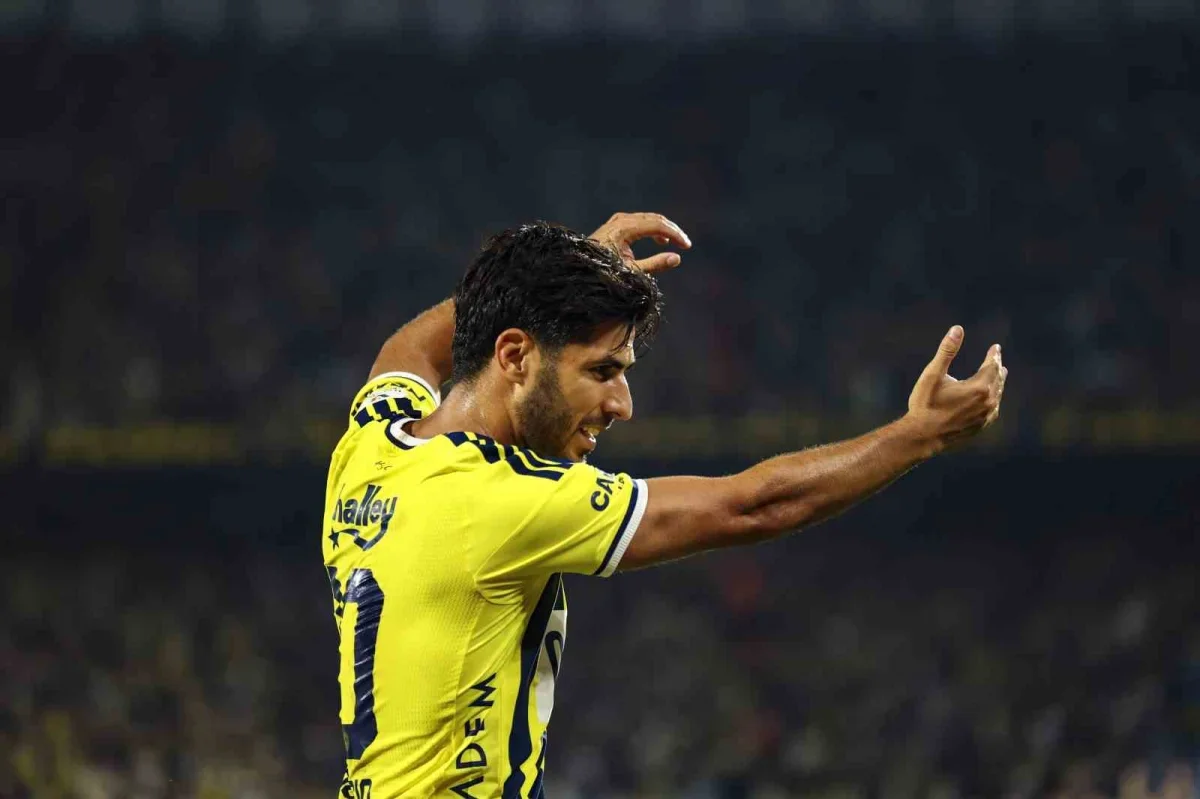 Fenerbahçe Konyaspor'u İlk Yarıda 3-1 Geçti