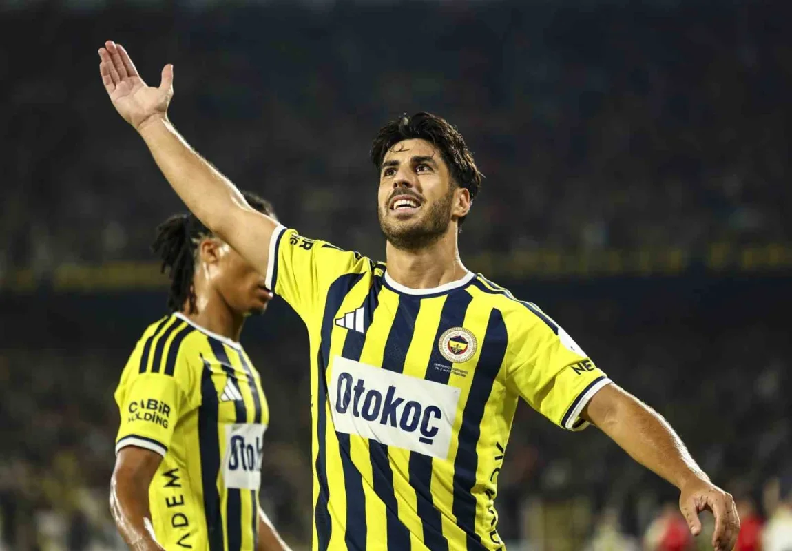 Fenerbahçe Konyaspor'u İlk Yarıda 3-1 Geçti