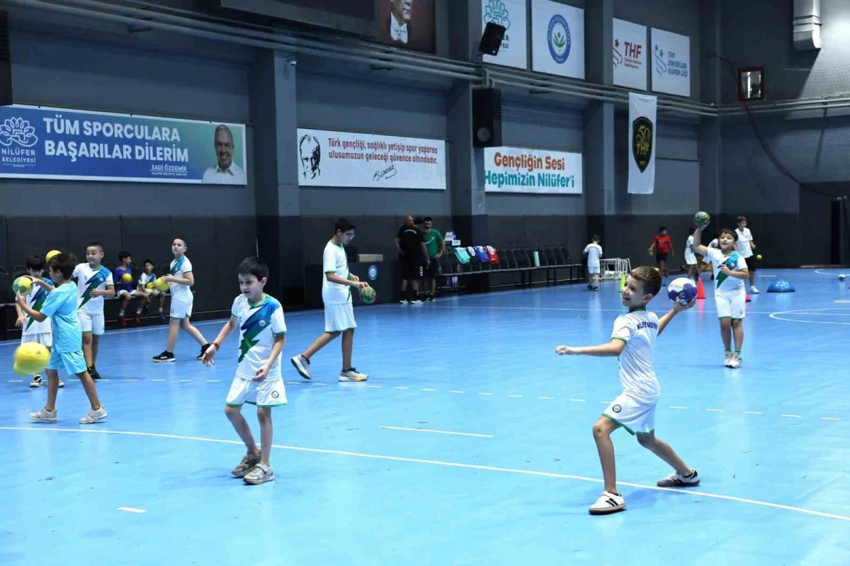 Nilüfer'de Hentbol Akademisi çocuklara kapılarını açtı