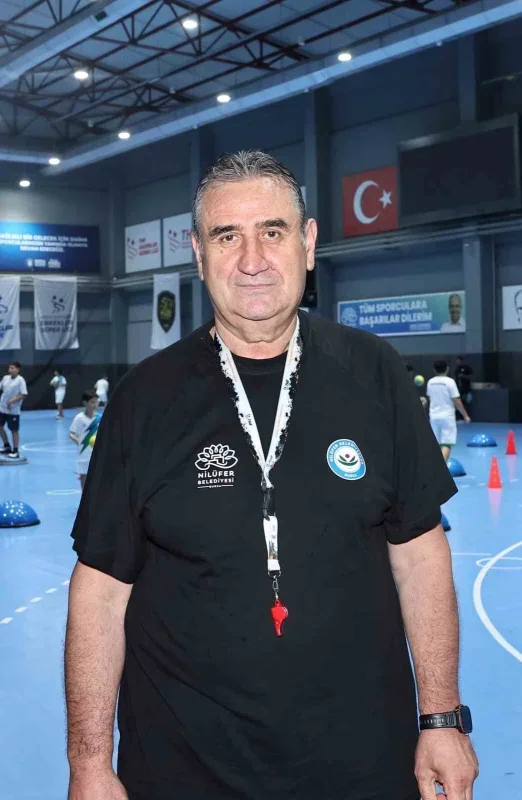 Nilüfer'de Hentbol Akademisi çocuklara kapılarını açtı