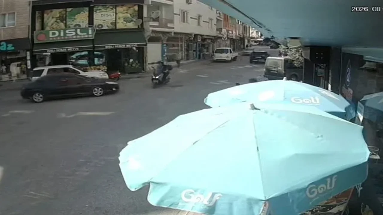 Bursa Orhangazi'de kavşakta otomobil motosiklete çarptı: 1 yaralı