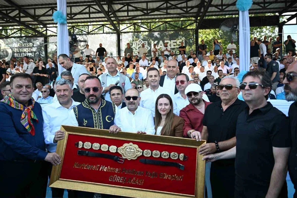 Mustafa Taş, Kurtdereli Yağlı Güreşleri'nde altın kemeri aldı