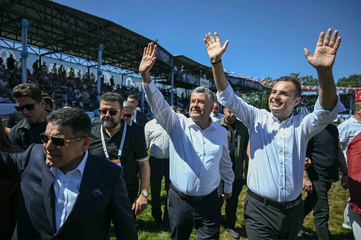 Mustafa Taş, Kurtdereli Yağlı Güreşleri'nde altın kemeri aldı