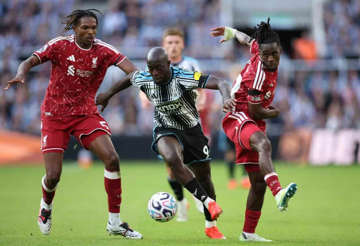 Liverpool 90+9'da penaltıyla Newcastle United'dan puan aldı
