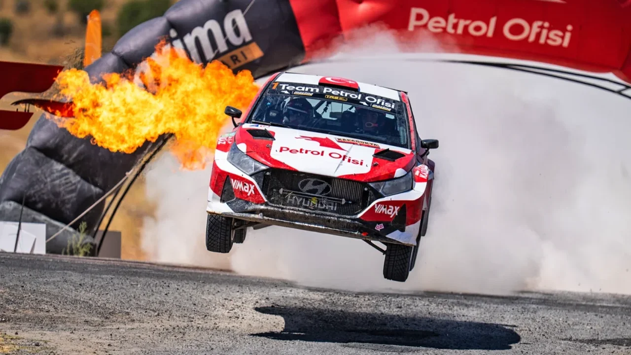 Kerem Kazaz Kapadokya Rallisi'ni Kazandı, Liderliğini Korudu