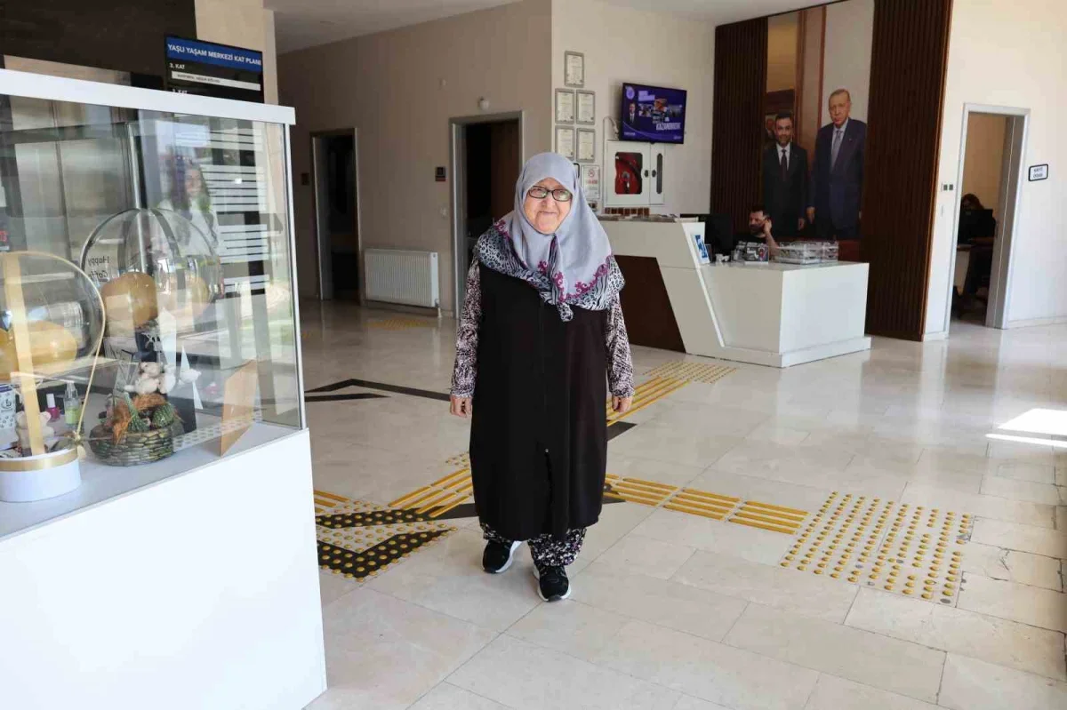 82 yaşındaki Kayalı Yavuz sporla bastonunu bıraktı