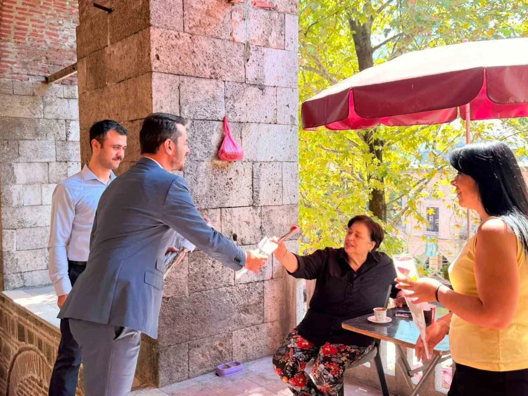 Bursa'da AK Parti gençlerinden Mevlid Kandili programı