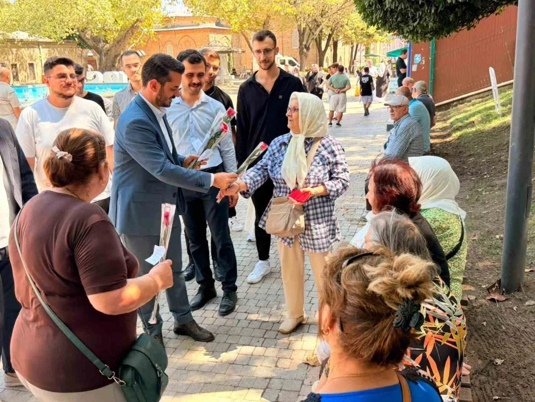 Bursa'da AK Parti gençlerinden Mevlid Kandili programı