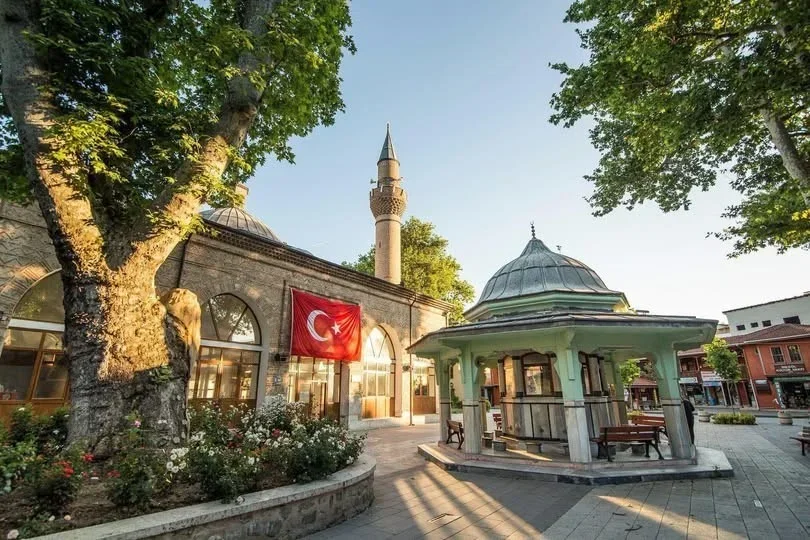 İnegöl Belediyesi Mevlid Kandili'nde İshakpaşa Camii'nde helva dağıtacak