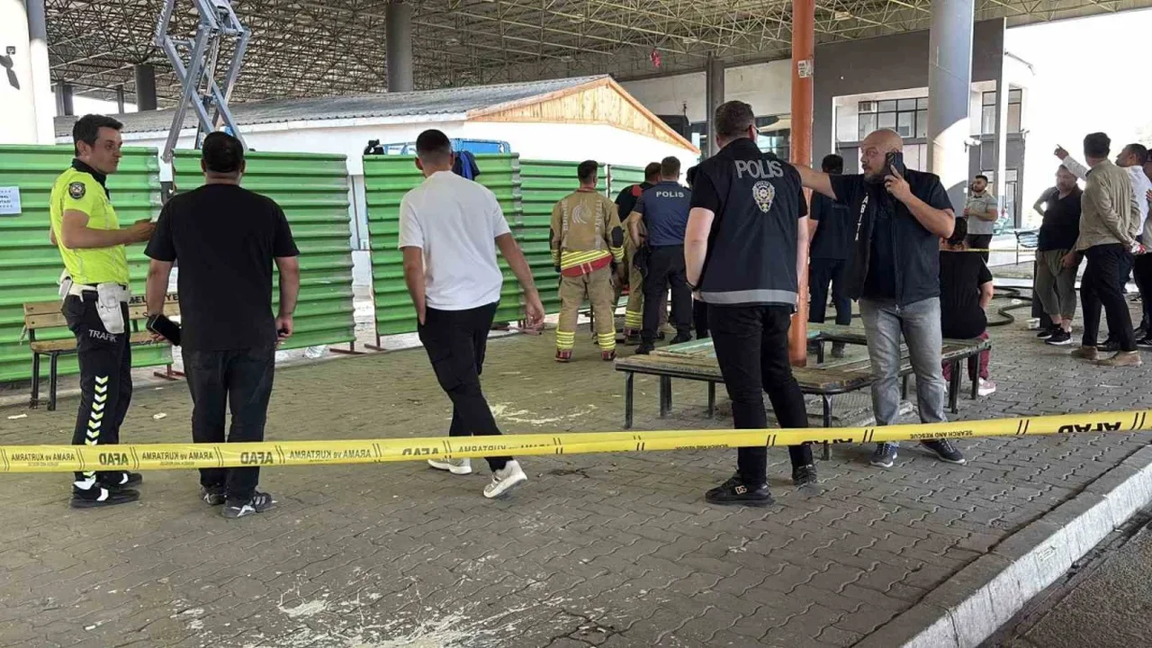 Edirne Otogarı'nda tinerli boya yangını: 2 işçi yaralandı