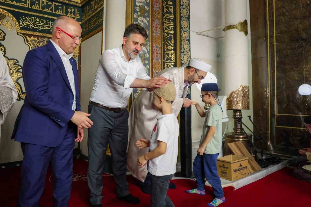 Bursa'da Mevlid Kandili Ulu Camii'nde dualarla idrak edildi