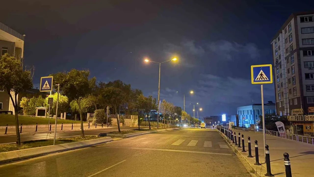 Beylikdüzü'nde servis minibüsü çarptı: Tülin Şık yoğun bakımda