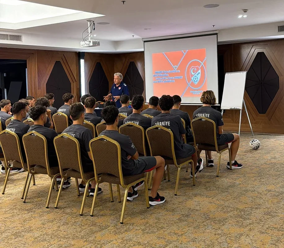 U18 Milli Takımı'nın hazırlık kampı İstanbul'da başladı