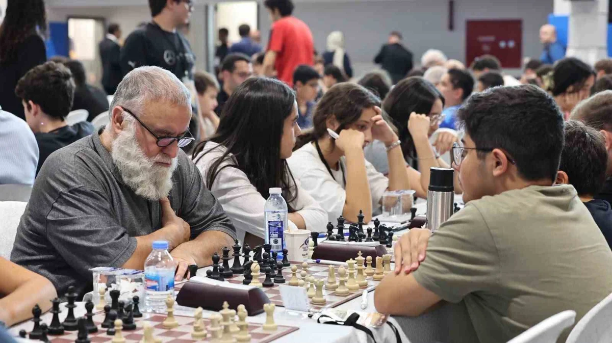 Sultangazi'de 9. Uluslararası İstanbul Açık Satranç Turnuvası başladı