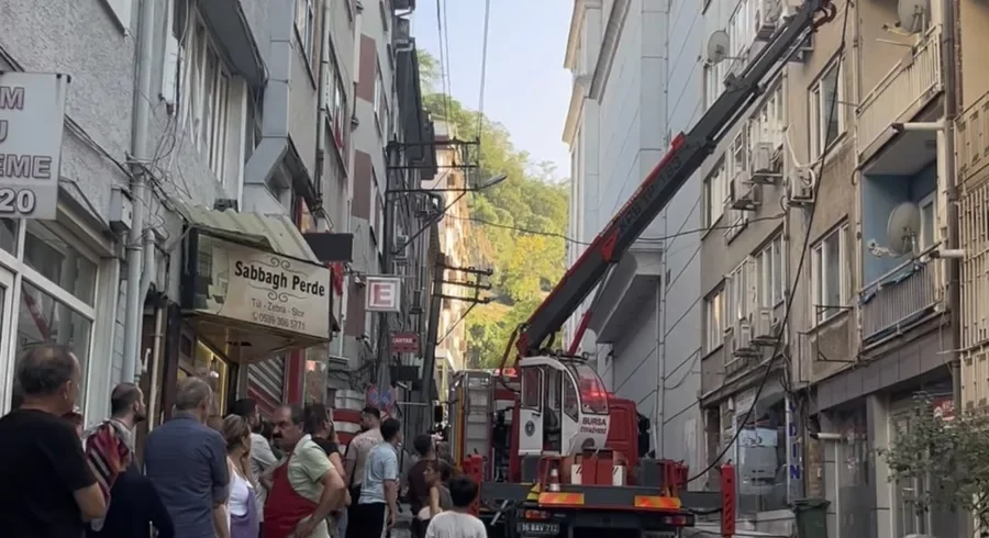 Bursa'da alev alarmı! Mahalleli sokağa döküldü