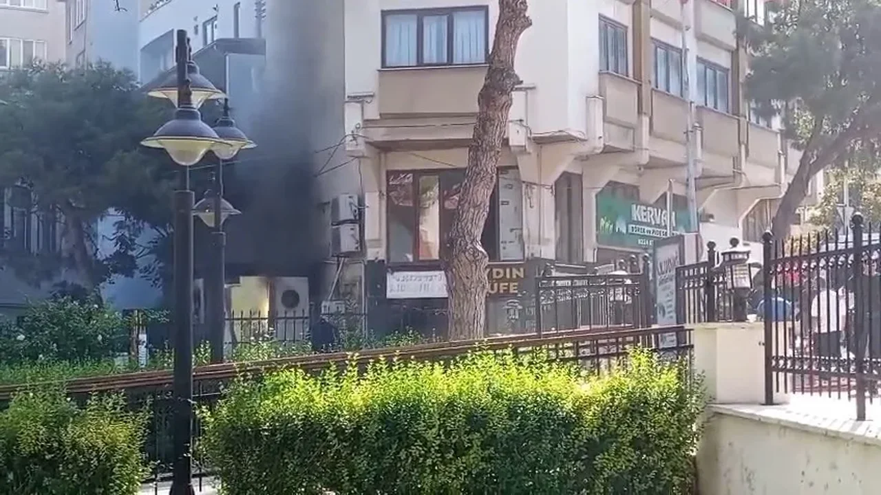Karacabey'de elektrik trafosu patladı, yangın korkuttu