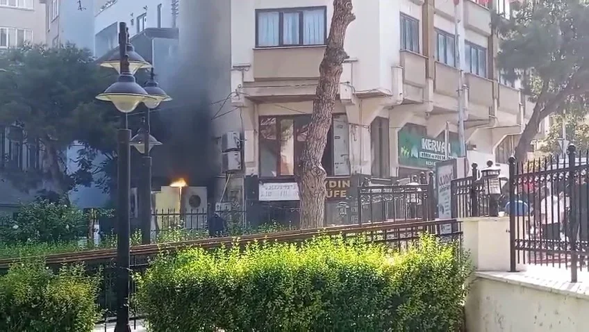 Karacabey'de elektrik trafosu patladı, yangın korkuttu