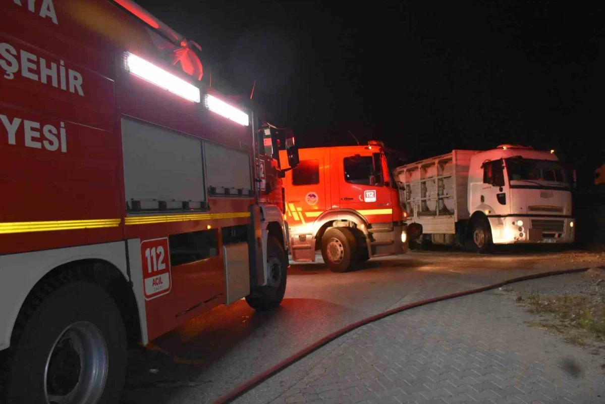 Hendek'te asit sızdıran kamyon paniği: 2 kişi hastanede
