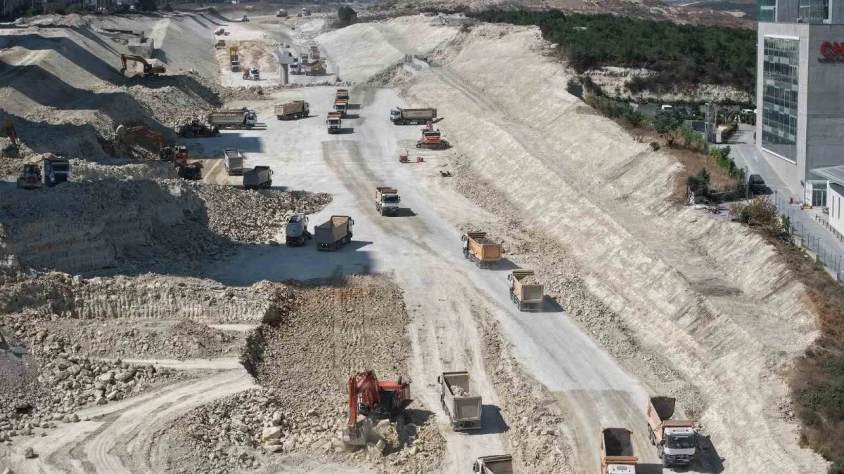 Nakkaş-Başakşehir Otoyolu'nda çalışmalar hızlandı