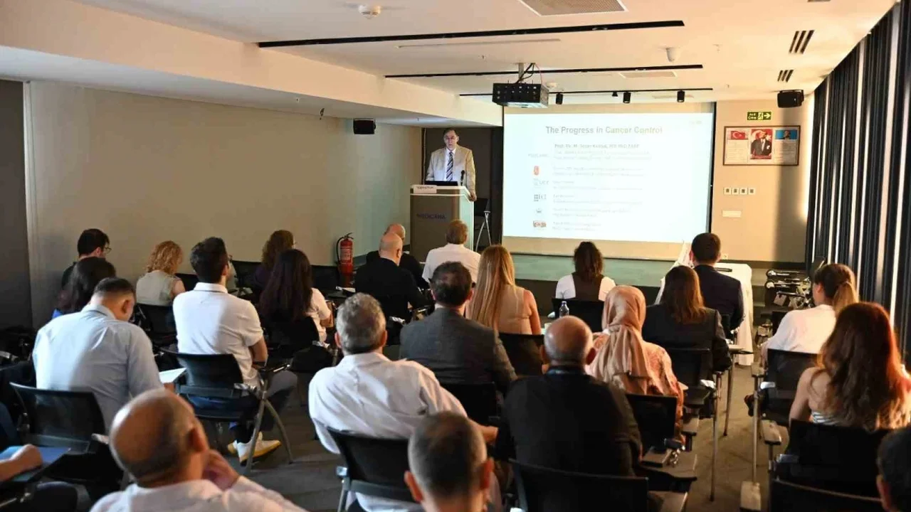 Bursa'da akciğer kanserinde immünoterapi semineri düzenlendi