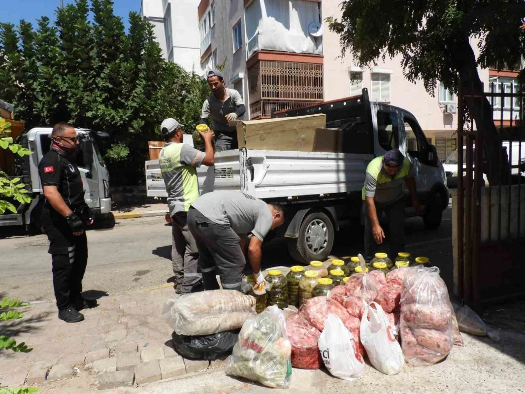 Antalya Kepez'de son kullanma tarihi geçmiş 152 kilo ete el konuldu