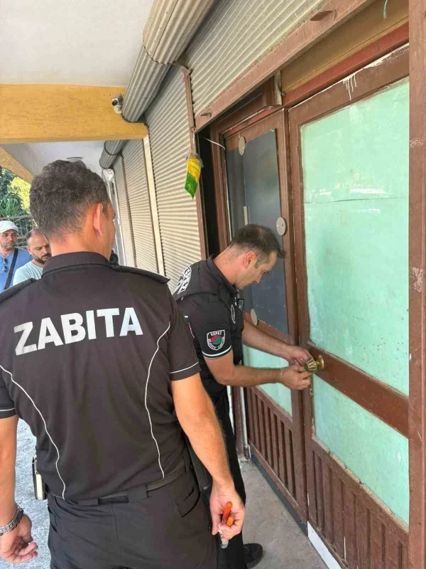 Antalya Kepez'de son kullanma tarihi geçmiş 152 kilo ete el konuldu