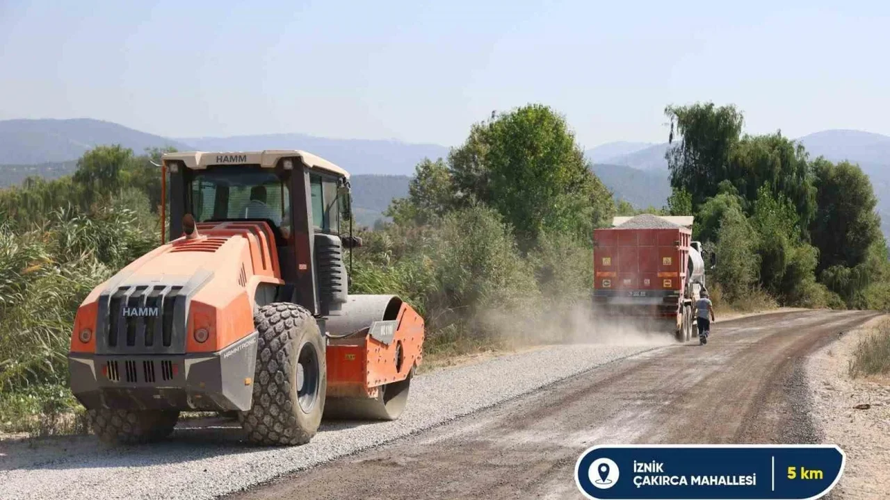 Bursa Büyükşehir 5 ilçede 22 kilometrelik yol yeniliyor