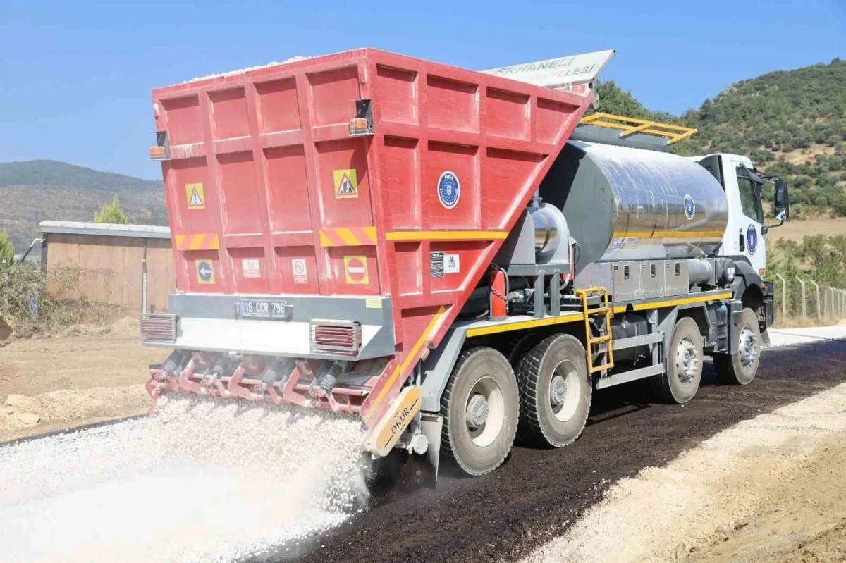 Bursa Büyükşehir 5 ilçede 22 kilometrelik yol yeniliyor