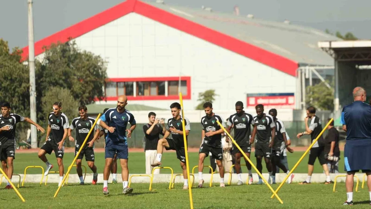 Kocaelispor, Konyaspor maçı hazırlıklarını Selçuk İnan ile sürdürdü