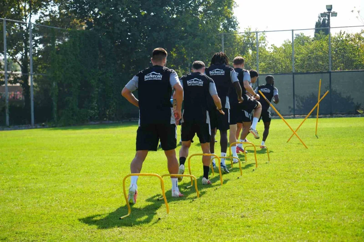 Kocaelispor, Konyaspor maçı hazırlıklarını Selçuk İnan ile sürdürdü