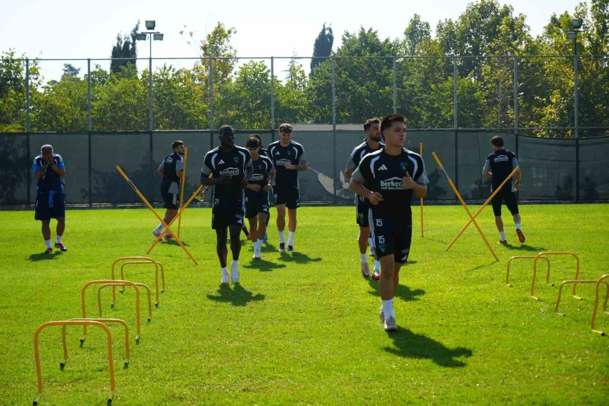 Kocaelispor, Konyaspor maçı hazırlıklarını Selçuk İnan ile sürdürdü