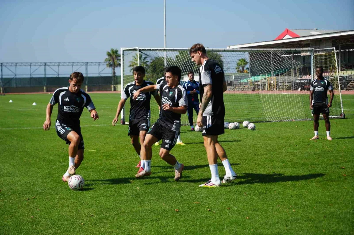 Kocaelispor, Konyaspor maçı hazırlıklarını Selçuk İnan ile sürdürdü