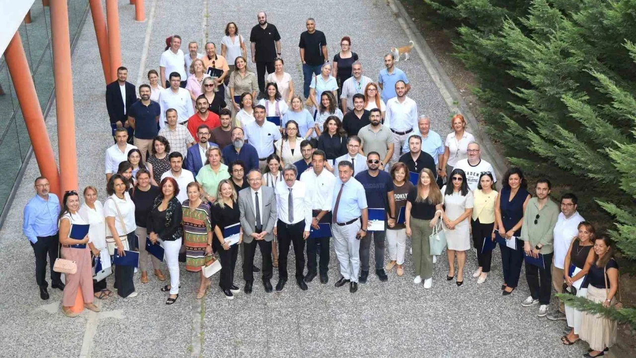 BUÜ'de başarılı akademisyenler rektör Yılmaz'la buluştu