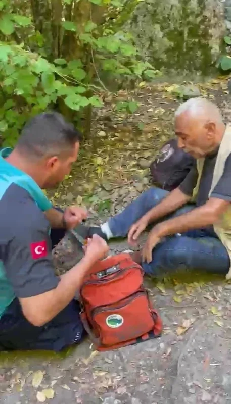 Uludağ eteklerinde yürüyüşte yaralanan 75 yaşındaki adam kurtarıldı