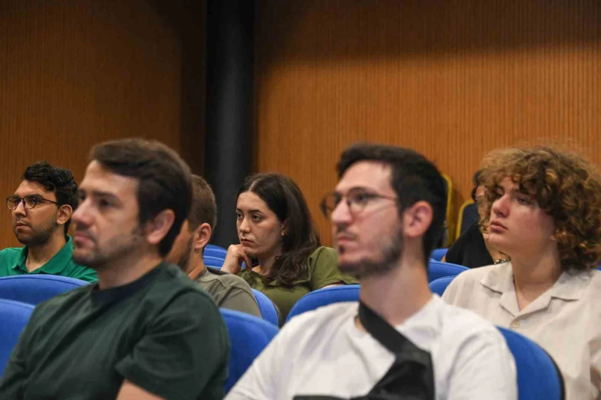 Osmangazi Medya Akademisi gençlere medya eğitimi veriyor