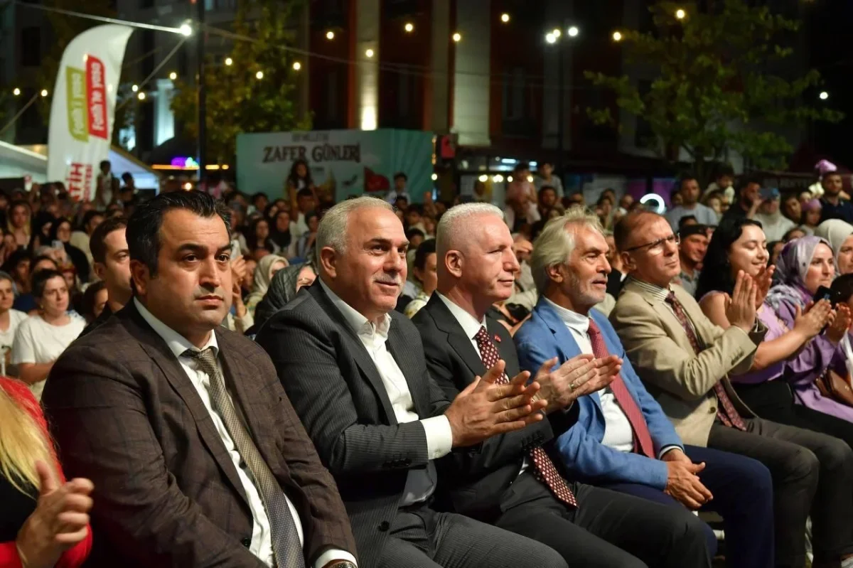 Fatih'te Bir Milletin Zafer Günleri etkinliğine yoğun ilgi