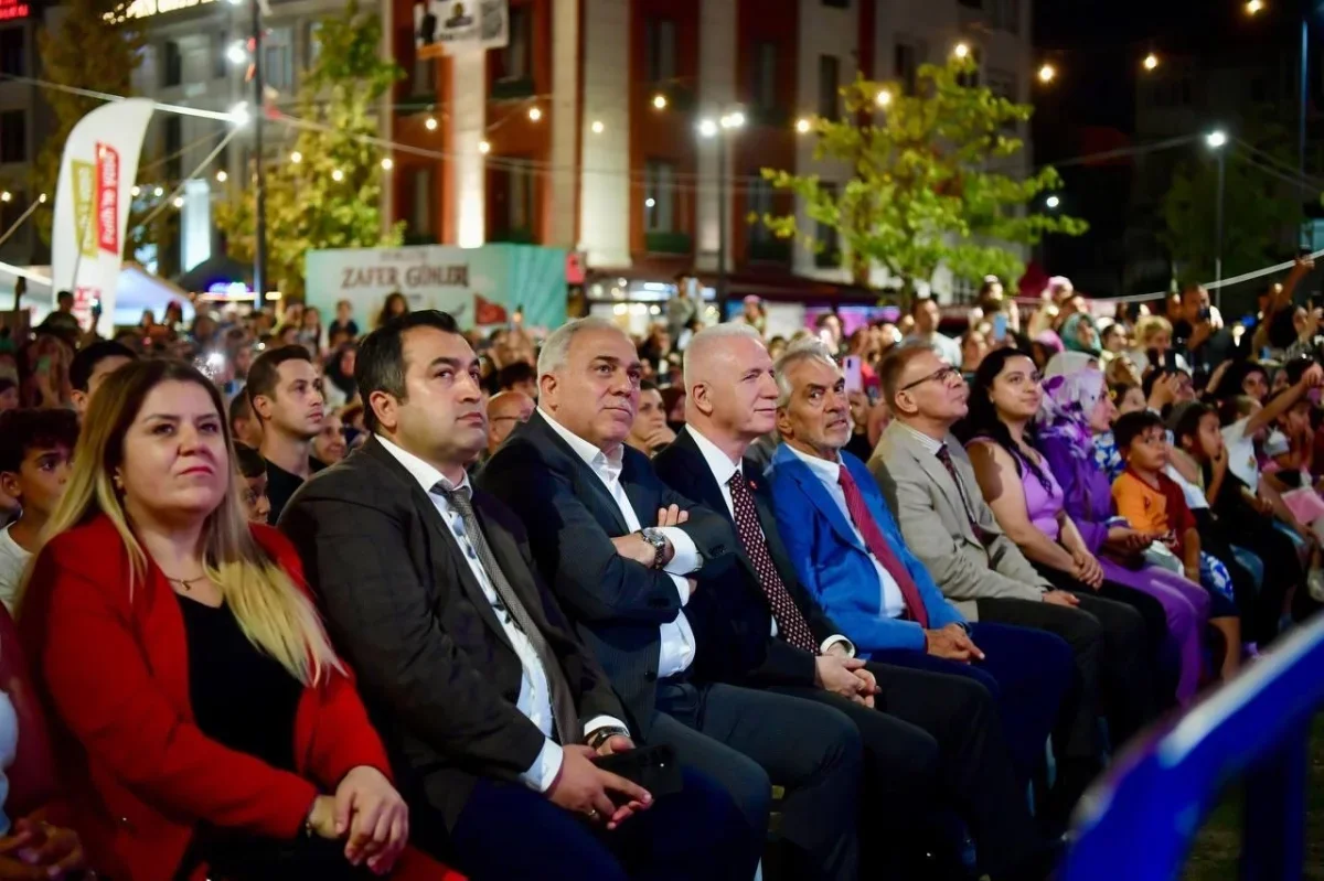 Fatih'te Bir Milletin Zafer Günleri etkinliğine yoğun ilgi