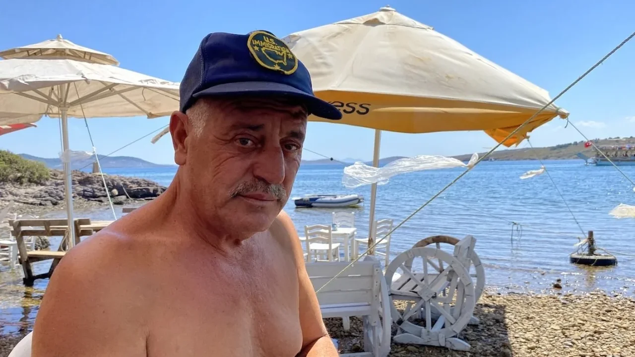 Ayvalık Yalancı Boğaz'da akıntıya kapılan tatilci kurtarıldı