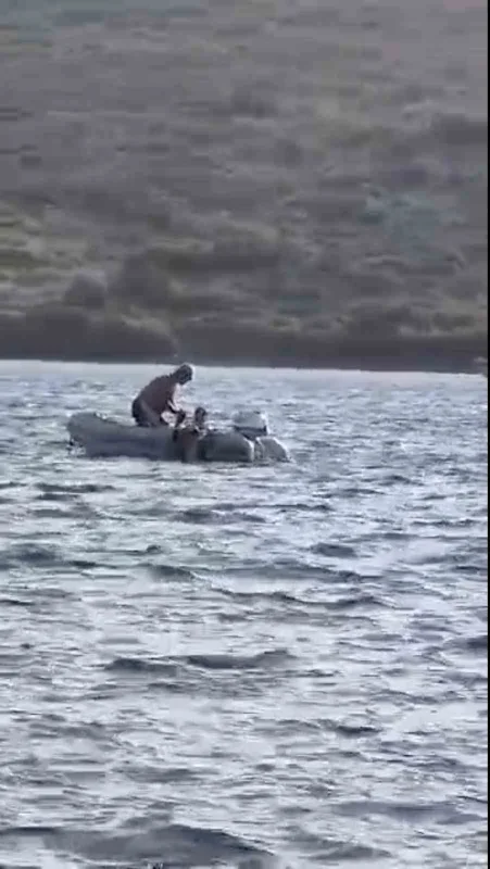 Ayvalık Yalancı Boğaz'da akıntıya kapılan tatilci kurtarıldı
