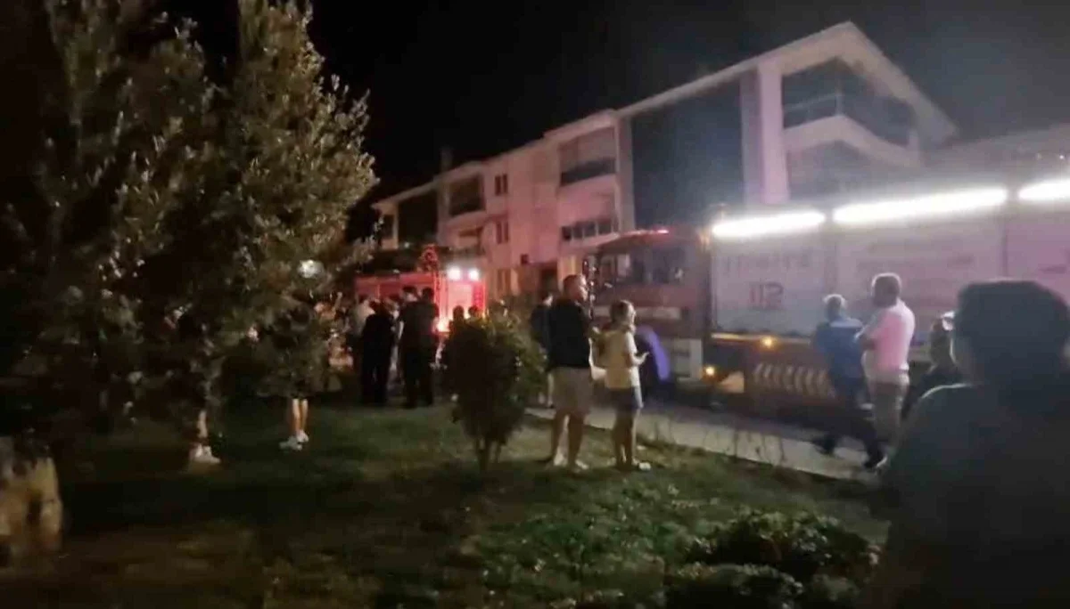 Ayvalık'ta aynı apartmanın bodrum katında iki kez yangın çıktı