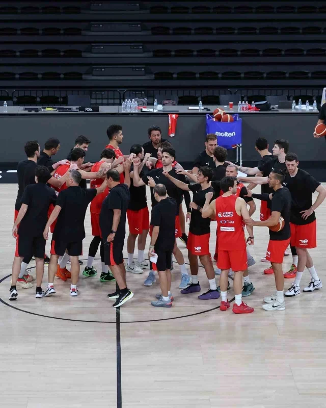 A Milli Erkek Basketbol Takımı Litvanya'yı İstanbul'da ağırlıyor