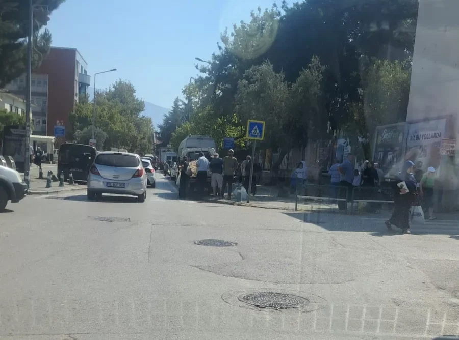 Esnaf Odası Başkanından seyyar satıcı tepkisi: “Denetim yok, esnaf mağdur”