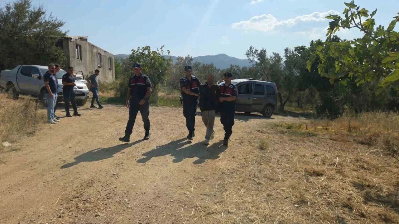 Bursa'da çalıntı araç kovalamacası zeytinlikte sona erdi
