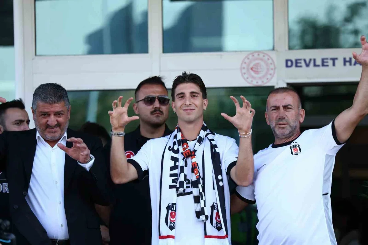 Beşiktaş'ın yeni transferi Fabio Miretti İstanbul'a geldi