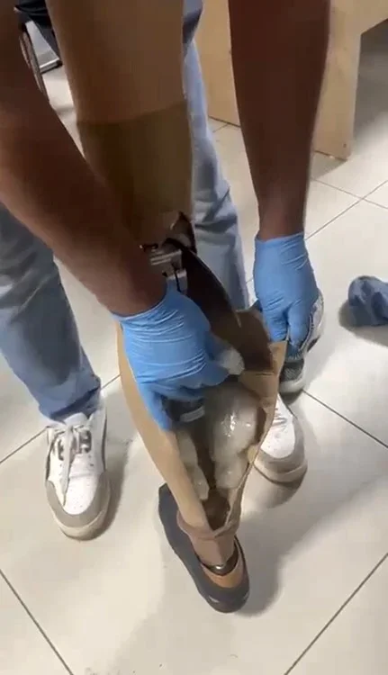 Protez bacağında 830 gram metamfetamin ele geçirildi